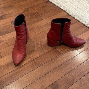 Vagabond maroon booties
